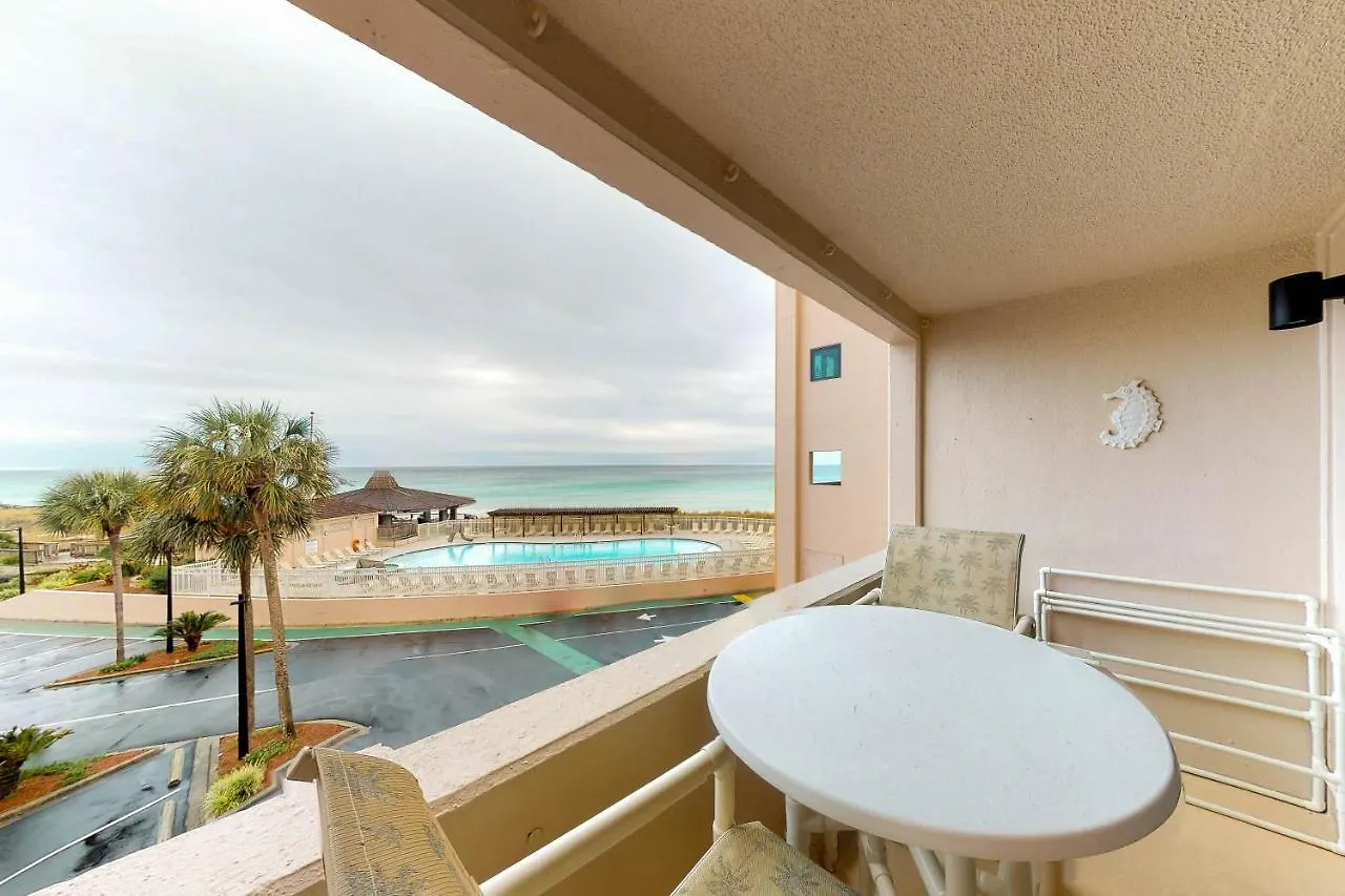 Jetty East Condos デスティン